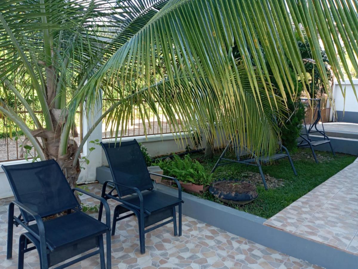 Hostal Vista Del Mar Trujillo Exterior photo