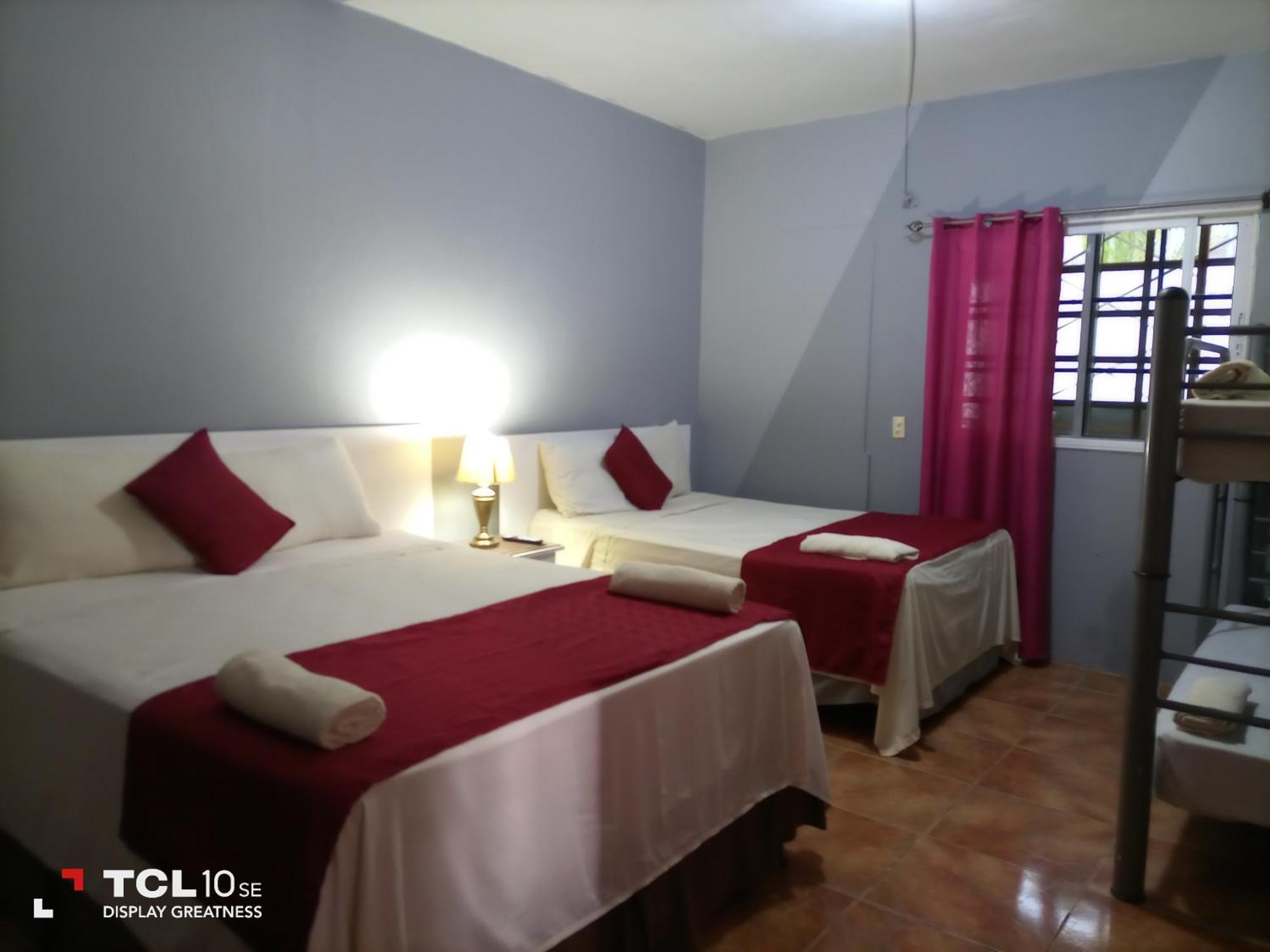 Hostal Vista Del Mar Trujillo Exterior photo